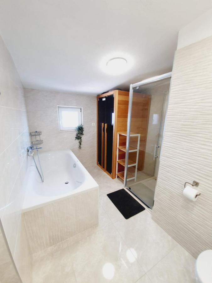 White House Apartments Dugi Rat Eksteriør bilde