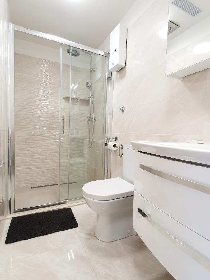White House Apartments Dugi Rat Eksteriør bilde